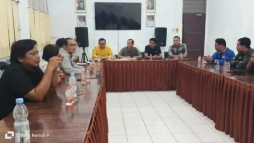 Kadis PLT BPMD Kabupaten Indramayu dan Jajaran Siap Kawal dan Ungkap Kejanggalan Pilwu di Desa Sendang Kadis PLT BPMD Kabupaten Indramayu dan Jajaran Siap Kawal dan Ungkap Kejanggalan Pilwu di Desa Sendang