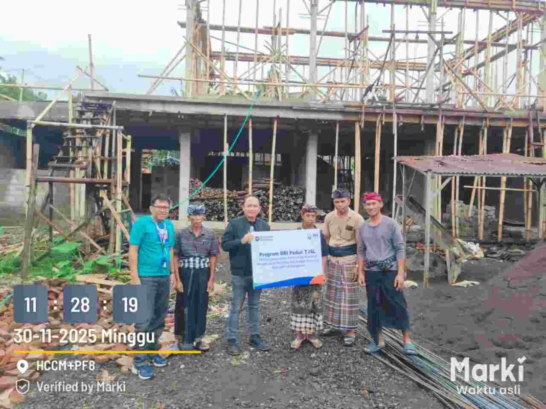 BRI Kanca Amlapura Bagikan CSR Kepada Masyarakat Banjar Rendang Tengah Amlapura BRI Kanca Amlapura Bagikan CSR Kepada Masyarakat Banjar Rendang Tengah Amlapura