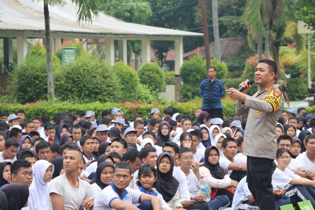 Mitigasi Sekolah Rawan Tawuran, Kapolres Metro Tangerang Kota Gelar Program Police Go to School Mitigasi Sekolah Rawan Tawuran, Kapolres Metro Tangerang Kota Gelar Program Police Go to School