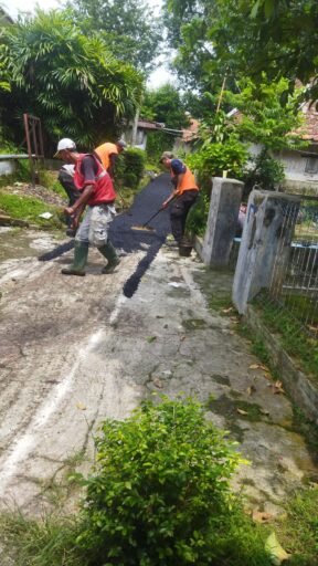 Peningkatan Infrastruktur Jalan lingkungan RW02 Kelurahan Soklat Subang Di Apresiasi Warga Peningkatan Infrastruktur Jalan lingkungan RW02 Kelurahan Soklat Subang Di Apresiasi Warga
