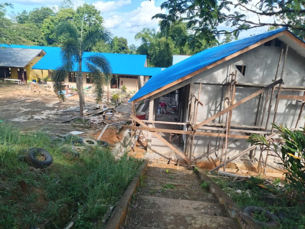 Proyek SMPN 1 Pinoh Selatan, Katanya, Penuh Kong Kalikong. Proyek SMPN 1 Pinoh Selatan, Katanya, Penuh Kong Kalikong.