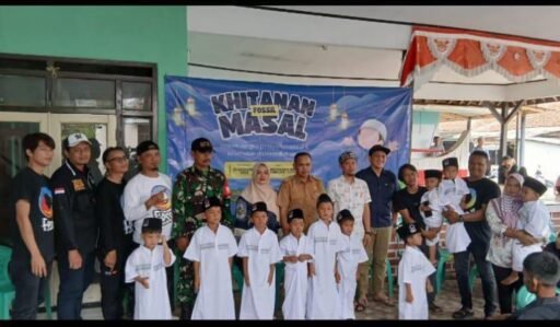 Kolaborasi Pemdes Desa Jambelaer Dan Lembaga Sosial FOSSIL Menggelar Kegiatan Sunatan Massal Kolaborasi Pemdes Desa Jambelaer Dan Lembaga Sosial FOSSIL Menggelar Kegiatan Sunatan Massal