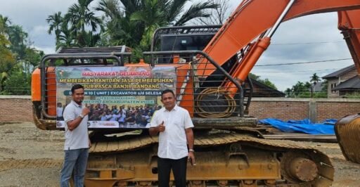 Solidaritas Geumpang,Mahdi ST Lepas 10 Excavator,Bupati H.Sarjani Abdullah Terima Bantuan Untuk Pidie Pi Solidaritas Geumpang,Mahdi ST Lepas 10 Excavator,Bupati H.Sarjani Abdullah Terima Bantuan Untuk Pidie Pi