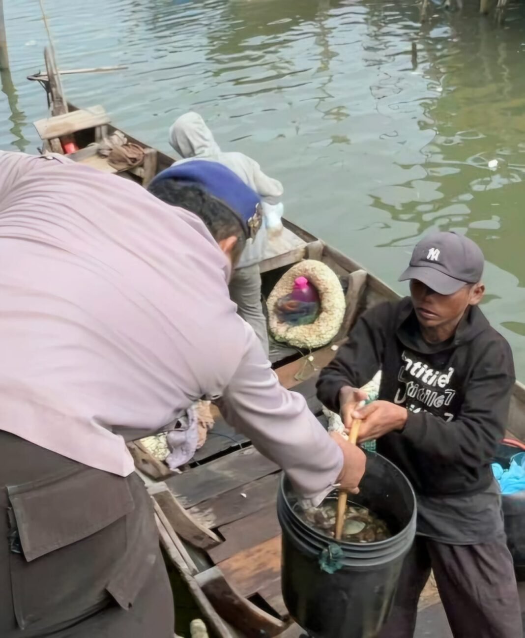 Sat Polairud Polres Langkat Laksanakan Pencegahan Kamtibmas di Wilayah Pesisir Jelang Tahun Baru 2026 Sat Polairud Polres Langkat Laksanakan Pencegahan Kamtibmas di Wilayah Pesisir Jelang Tahun Baru 2026