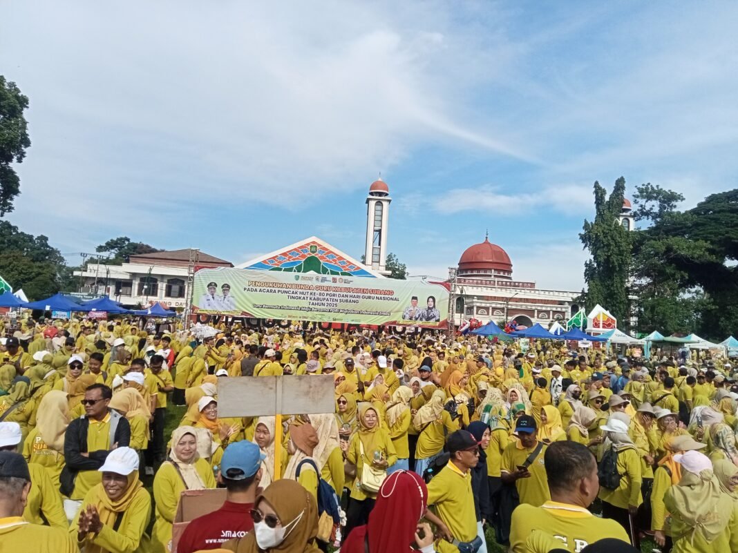 Pengukuhan Bunda Guru Kabupaten Subang Dalam Puncak HUT PGRI ke-80Dan HGN Tahun 2025 Sukses digelar Pengukuhan Bunda Guru Kabupaten Subang Dalam Puncak HUT PGRI ke-80Dan HGN Tahun 2025 Sukses digelar