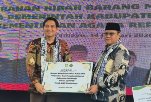 Wujudkan Generasi Unggul yang Religius, Bupati Lucky Hakim Hibahkan 1,2 Hektare Tanah untuk MAN 1 Indramayu Wujudkan Generasi Unggul yang Religius, Bupati Lucky Hakim Hibahkan 1,2 Hektare Tanah untuk MAN 1 Indramayu