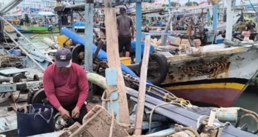 Sebulan Nganggur Akibat Cuaca Buruk, Dermaga Dadap Sepi Dari Aktivitas Nelayan Sebulan Nganggur Akibat Cuaca Buruk, Dermaga Dadap Sepi Dari Aktivitas Nelayan