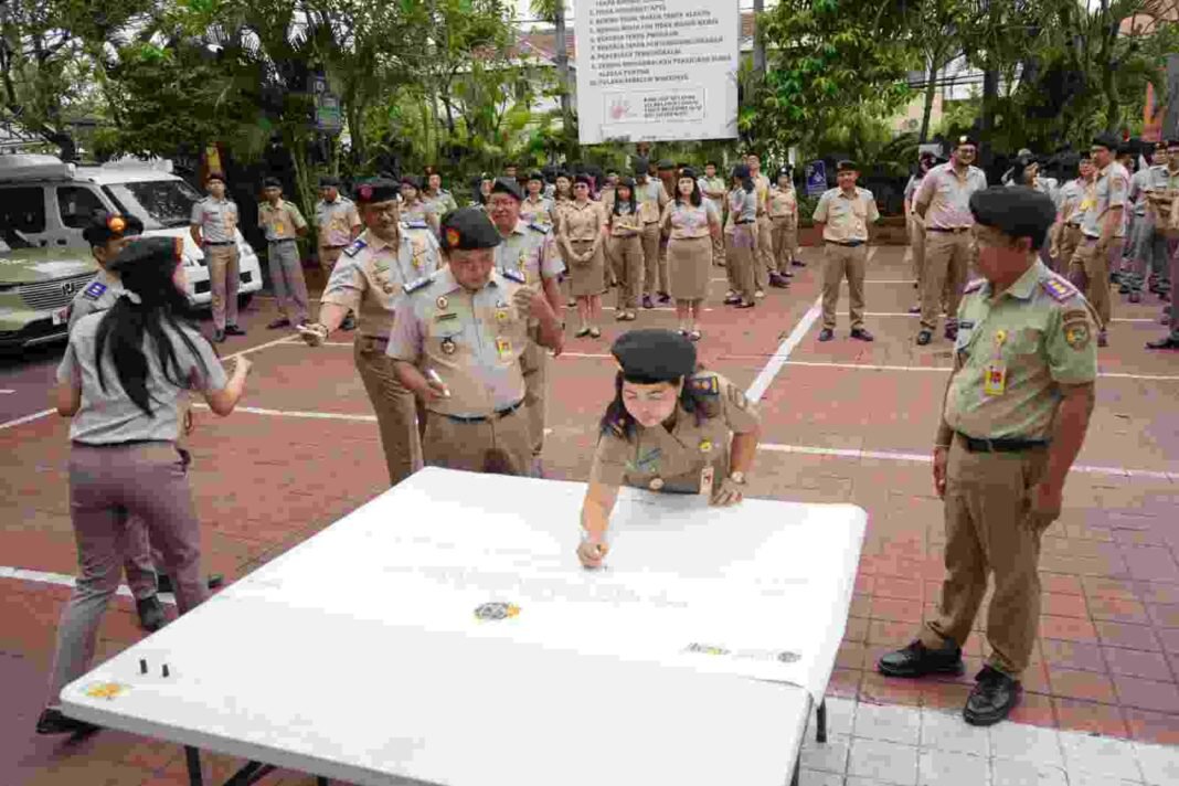 Komitmen Bersama Pembangunan Zona Integritas Tahun 2026 Di Kantah Badung Komitmen Bersama Pembangunan Zona Integritas Tahun 2026 Di Kantah Badung