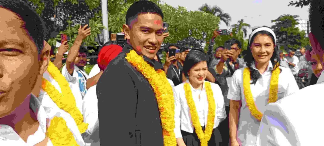 Kemeriahan Gajah Sena Menyambut Ketum PSI Kaesang Pangarep Hadiri Rakorwil PSI Peovinsi Bali Kemeriahan Gajah Sena Menyambut Ketum PSI Kaesang Pangarep Hadiri Rakorwil PSI Peovinsi Bali