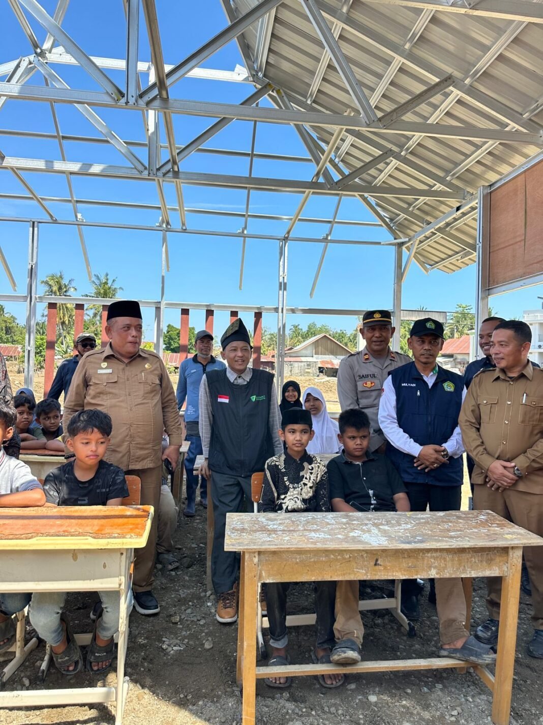 *Sekolah Rusak : Warga Terdampak Banjir -Dompet Dhuafa Turun Langsung Ke Pidie jaya, Ini Yang Mereka Lakukan *Sekolah Rusak : Warga Terdampak Banjir -Dompet Dhuafa Turun Langsung Ke Pidie jaya, Ini Yang Mereka Lakukan