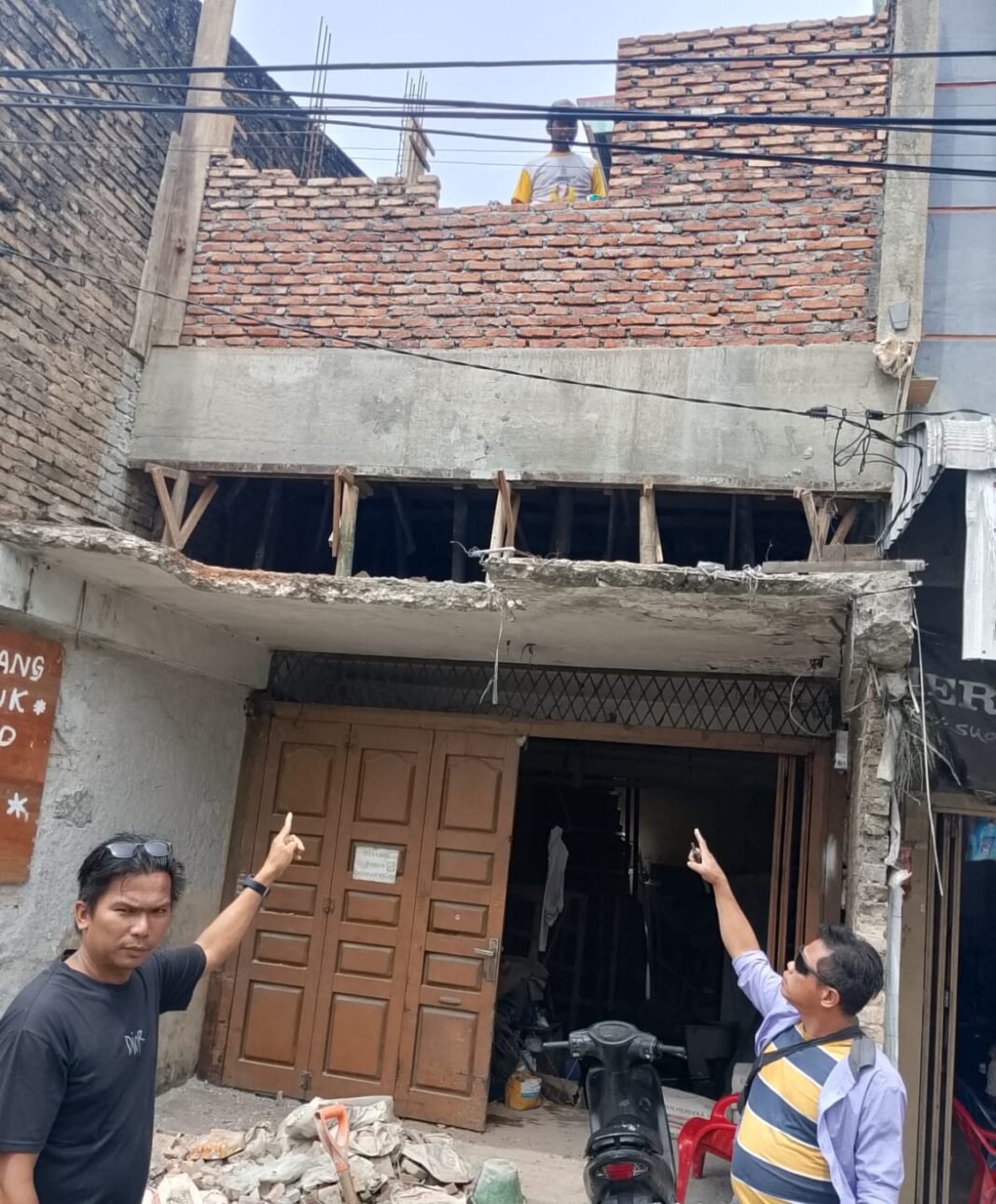 “MAI Medan Desak Wali Kota Turun Tangan Atasi “Sandiwara Penertiban Ruko Tanpa PBG” di Titi Kuning” “MAI Medan Desak Wali Kota Turun Tangan Atasi “Sandiwara Penertiban Ruko Tanpa PBG” di Titi Kuning”
