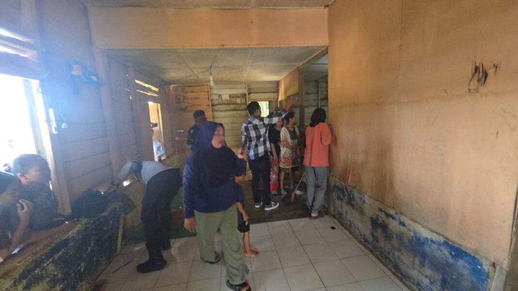 Sinergi Polisi dan Warga, Polsek Besitang Gerebek Sarang Narkoba di Desa Bukit Mas Sinergi Polisi dan Warga, Polsek Besitang Gerebek Sarang Narkoba di Desa Bukit Mas