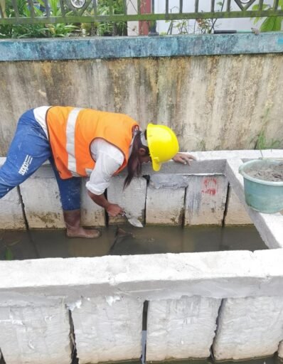 Proyek Saluran Jalan Kom Yos Sodarso Gang Aulia : Atasi Kekurangan Lewat Perbaikan. Proyek Saluran Jalan Kom Yos Sodarso Gang Aulia : Atasi Kekurangan Lewat Perbaikan.