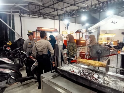 Respon Cepat Polsek Sunggal Tanggapi Aduan Masyarakat Melalui Call Centre Polri 110 Respon Cepat Polsek Sunggal Tanggapi Aduan Masyarakat Melalui Call Centre Polri 110