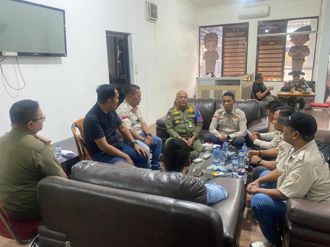 “Satpol PP dan MAI Medan Bersinergi, Fokus Awasi Pelanggaran Perda dan Pemberdayaan UMKM” “Satpol PP dan MAI Medan Bersinergi, Fokus Awasi Pelanggaran Perda dan Pemberdayaan UMKM”