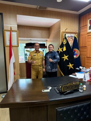 Walikota Sabang Audiensi Dengan Komjen Pol.Makhruz Rahman : Perkuat Sinergi Strategis Daerah Dan Nasional Walikota Sabang Audiensi Dengan Komjen Pol.Makhruz Rahman : Perkuat Sinergi Strategis Daerah Dan Nasional