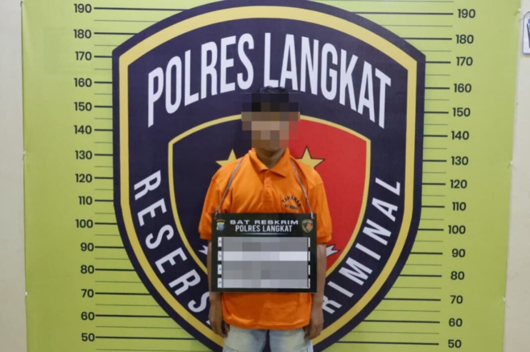 Polres Langkat Amankan Diduga Pelaku Pelemparan Mobil Box di Pantai Gemi Polres Langkat Amankan Diduga Pelaku Pelemparan Mobil Box di Pantai Gemi