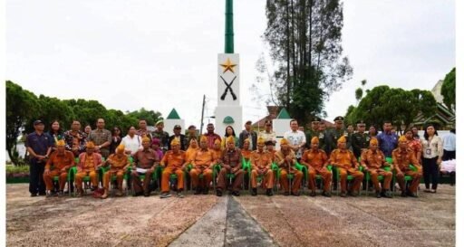Memperingati Hari Ulang Tahun Legiun Veteran RI, Pemkab Karo Ziarah ke Makam Pahlawan Memperingati Hari Ulang Tahun Legiun Veteran RI, Pemkab Karo Ziarah ke Makam Pahlawan