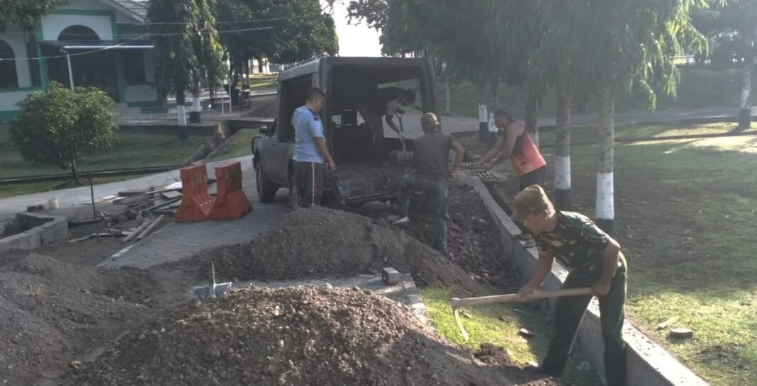 Gotong Royong Perkuat Solidaritas : Kodim 0112/Sabang Benahi Akses Jalan Utama Makodim | Kompas.sbs.News Gotong Royong Perkuat Solidaritas : Kodim 0112/Sabang Benahi Akses Jalan Utama Makodim | Kompas.sbs.News