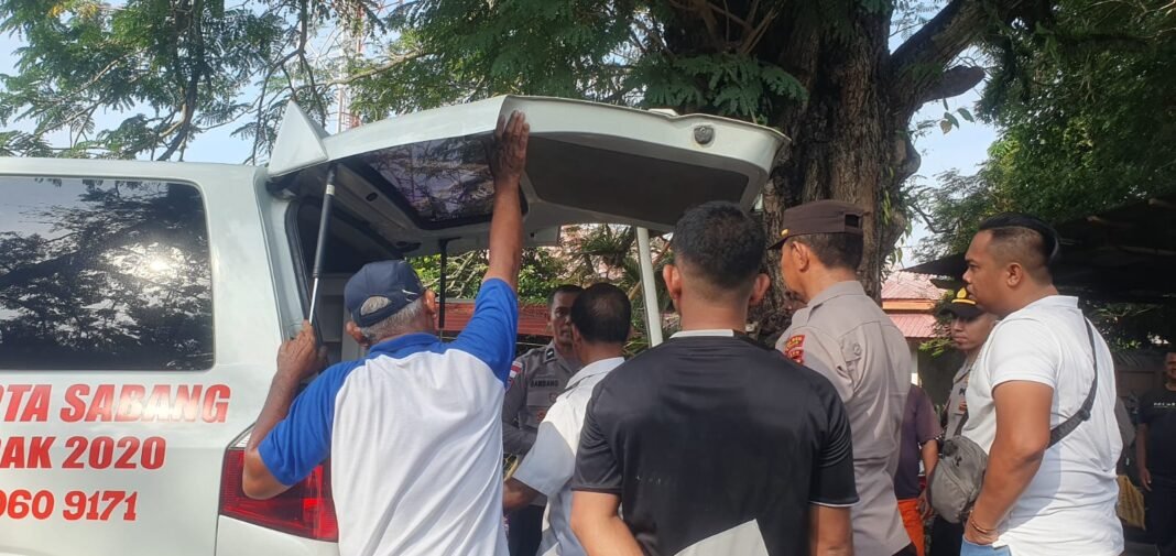Kapolres Sabang Turun Langsung Penemuan Mayat Di Kamar Kos | Kompas.sbs.-News Kapolres Sabang Turun Langsung Penemuan Mayat Di Kamar Kos | Kompas.sbs.-News