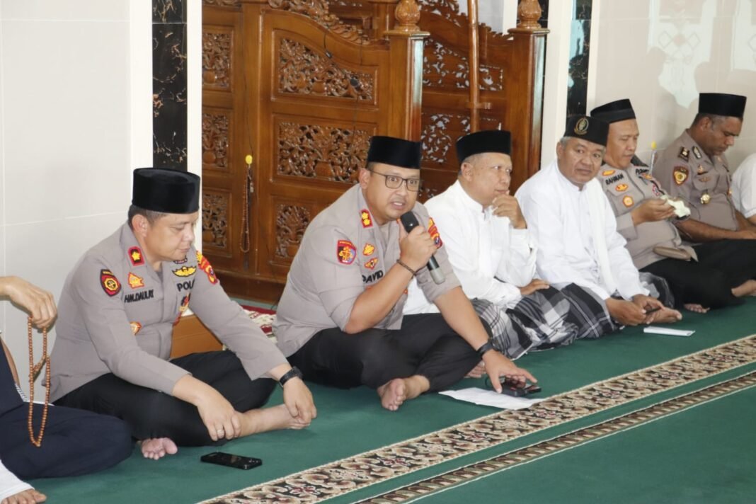 Jumat Curhat, Kapolres Langkat Bangun Dialog Langsung dengan Masyarakat Stabat Jumat Curhat, Kapolres Langkat Bangun Dialog Langsung dengan Masyarakat Stabat