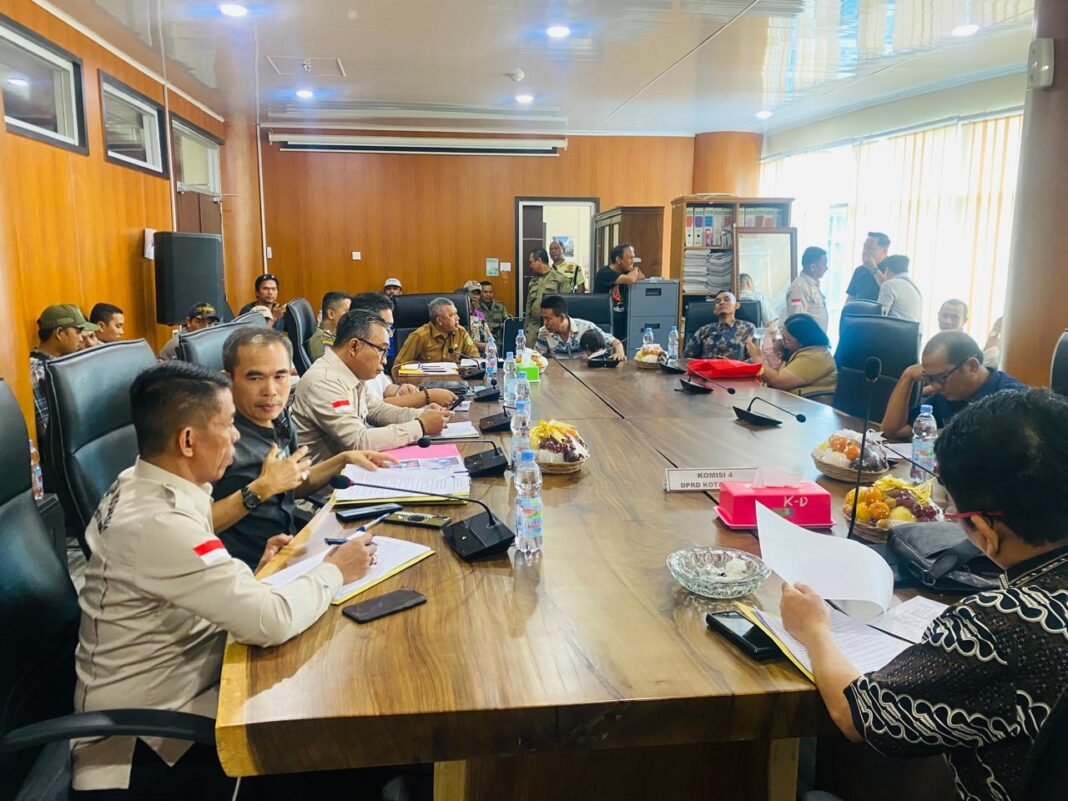 “Macan Asia Medan Kawal Rekomendasi Komisi IV DPRD: Segel Ruko Tanpa PBG di Titi Kuning” “Macan Asia Medan Kawal Rekomendasi Komisi IV DPRD: Segel Ruko Tanpa PBG di Titi Kuning”