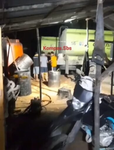 Gudang Penimbunan CPO Ilegal Di Galang Sei Pinyuh : Polda Harus Tangkap Pelaku Gudang Penimbunan CPO Ilegal Di Galang Sei Pinyuh : Polda Harus Tangkap Pelaku