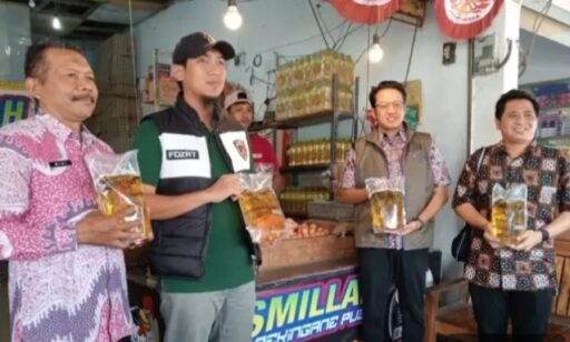 Bulog Indramayu Pastikan Harga Minyak dan Beras Tetap di HET Jelang Ramadhan Bulog Indramayu Pastikan Harga Minyak dan Beras Tetap di HET Jelang Ramadhan