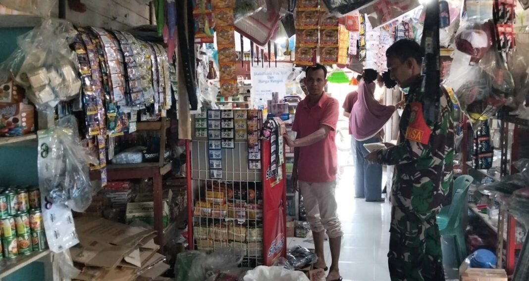 Babinsa Koramil 01/Sukajaya Pastikan Ketersediaan dan Stabilitas Sembako | Kompas.sbs.-News Babinsa Koramil 01/Sukajaya Pastikan Ketersediaan dan Stabilitas Sembako | Kompas.sbs.-News