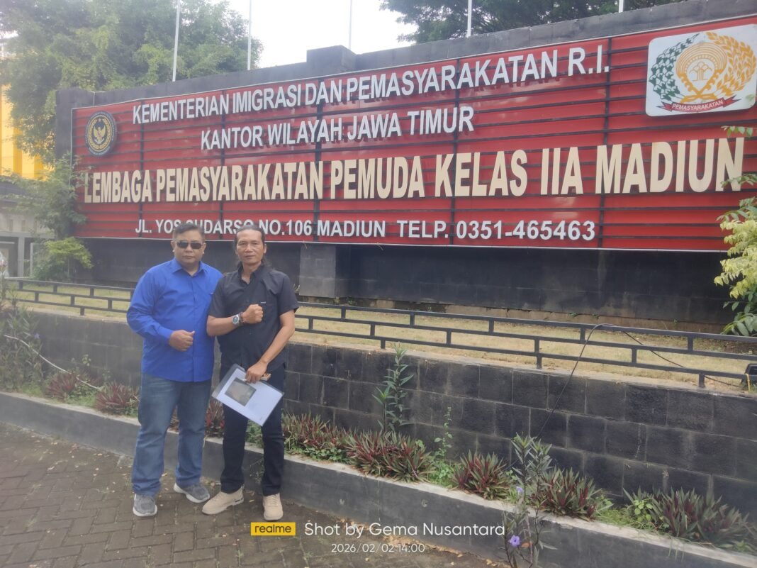 Ketua DPC PWDPI Sidoarjo Kunjungi Lapas Pemuda Kelas IIA Madiun, Tegaskan Pentingnya Pembinaan Humanis Ketua DPC PWDPI Sidoarjo Kunjungi Lapas Pemuda Kelas IIA Madiun, Tegaskan Pentingnya Pembinaan Humanis