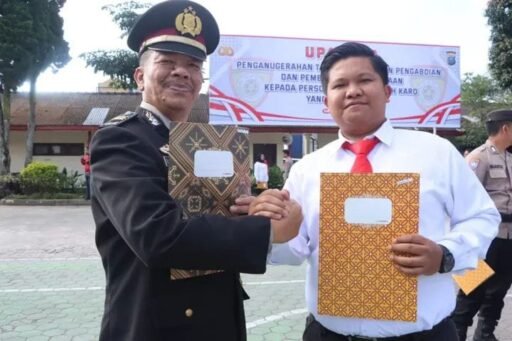 Ungkap 7 Kasus ! 3 Pimpinan Satreskrim Polres Karo Terima Penghargaan, Salah Satunya Benteng Perangin-Angin Ungkap 7 Kasus ! 3 Pimpinan Satreskrim Polres Karo Terima Penghargaan, Salah Satunya Benteng Perangin-Angin
