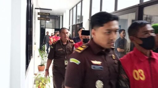 Gara -Gara Jual Tanah Negara Ke PT Viafast Kades Cibogo Di Tetapkan Tersangka Oleh Kejari Subang Gara -Gara Jual Tanah Negara Ke PT Viafast Kades Cibogo Di Tetapkan Tersangka Oleh Kejari Subang