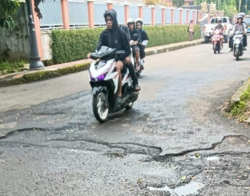 Proyek Pekerjaan Jalan Di Subang Kota Diduga Gagal Kontruksi Kinerja PPK di Pertayaan Proyek Pekerjaan Jalan Di Subang Kota Diduga Gagal Kontruksi Kinerja PPK di Pertayaan