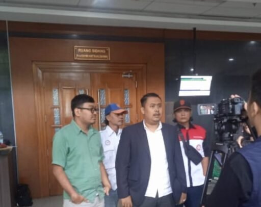 Amicus Curiae Disampaikan Tiga Organisasi dalam Perkara Dugaan Korupsi Tata Kelola Minyak Mentah Amicus Curiae Disampaikan Tiga Organisasi dalam Perkara Dugaan Korupsi Tata Kelola Minyak Mentah
