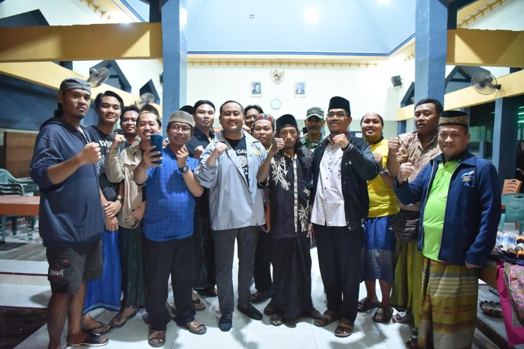 Kapolres Gresik Tegaskan Komitmen Jaga Kamtibmas Usai Mediasi Warga Campurejo dan Banyutengah Kapolres Gresik Tegaskan Komitmen Jaga Kamtibmas Usai Mediasi Warga Campurejo dan Banyutengah