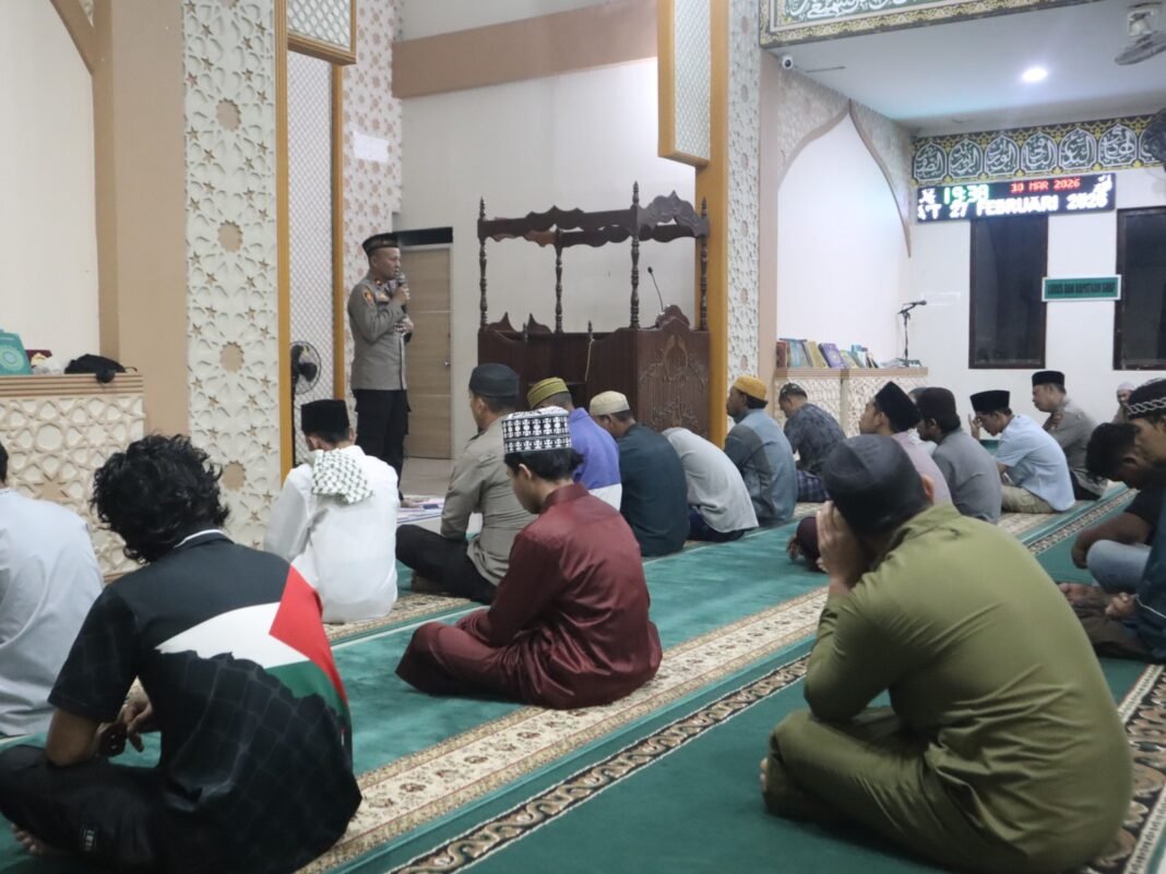 Lewat Kultum di Masjid, Wakapolres Bengkayang Ajak Jamaah Perkuat Ketakwaan dan Jaga Kamtibmas Lewat Kultum di Masjid, Wakapolres Bengkayang Ajak Jamaah Perkuat Ketakwaan dan Jaga Kamtibmas