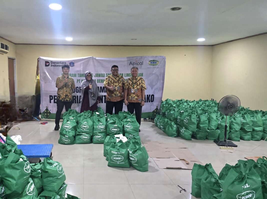 Apical Peduli Bagikan Berkah Ramadhan di Marunda Pulo Apical Peduli Bagikan Berkah Ramadhan di Marunda Pulo