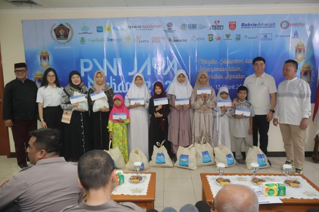 Ketum PWI Pusat Hadiri Buka Bersama dan Pemberian Santunan dari PWI Jaya Ketum PWI Pusat Hadiri Buka Bersama dan Pemberian Santunan dari PWI Jaya