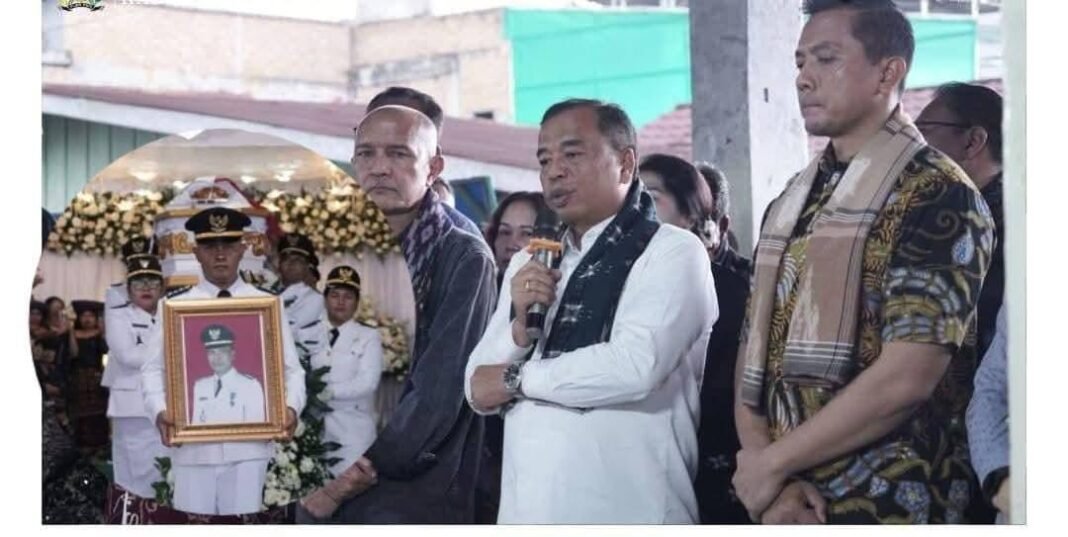 Bupati Karo Hadiri Upacara Adat dan Berikan Penghormatan Terakhir Kepada Almarhum Camat Kutabuluh Bupati Karo Hadiri Upacara Adat dan Berikan Penghormatan Terakhir Kepada Almarhum Camat Kutabuluh
