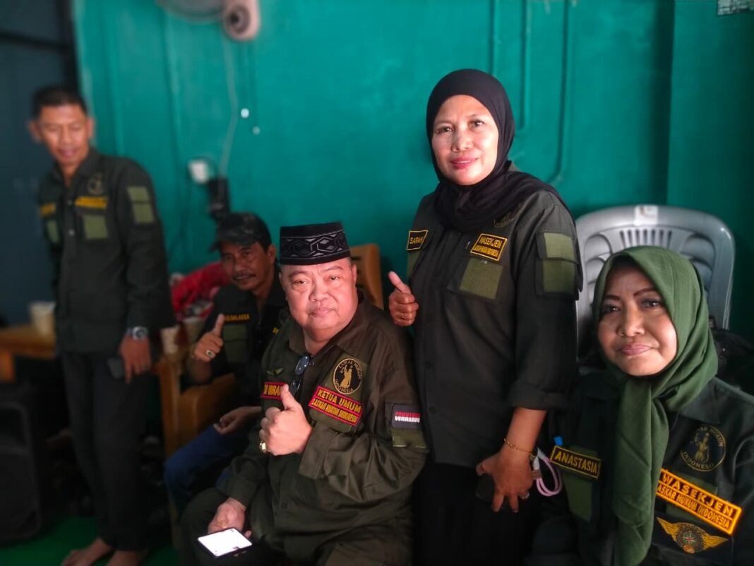 Pertemuan Halal Bihalal DPP dan Pembahasan Para pengurus Ketua Divisi LHI. Pertemuan Halal Bihalal DPP dan Pembahasan Para pengurus Ketua Divisi LHI.