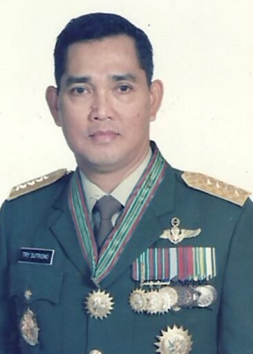 Jenderal TNI (Purn) H. Try Sutrisno Tutup Usia, TNI AD Berduka Jenderal TNI (Purn) H. Try Sutrisno Tutup Usia, TNI AD Berduka