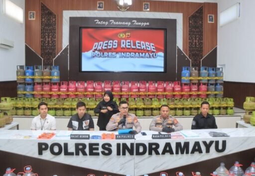 Keuntungan Rp96 Ribu Per Tabung, Polres Indramayu Ringkus Pengoplos Gas LPG Keuntungan Rp96 Ribu Per Tabung, Polres Indramayu Ringkus Pengoplos Gas LPG