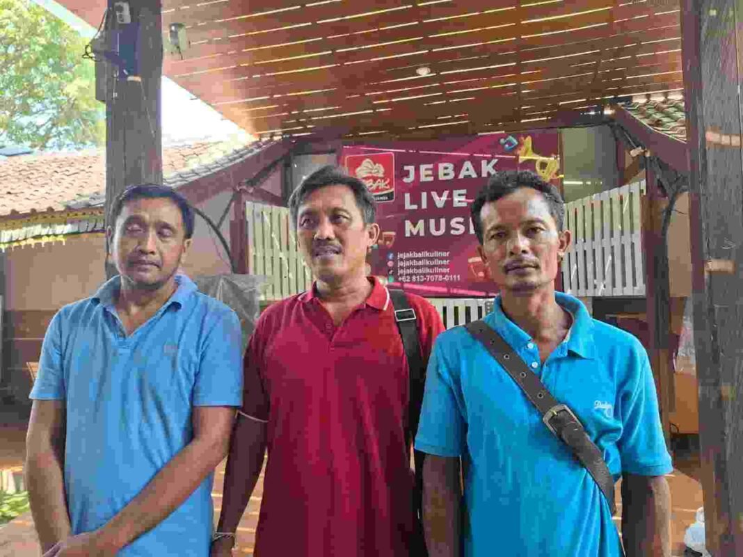 ARUN Bali Geram, Dana Nasabah Di LPD Mambal Tidak Ada Kejelasan Anaknya Bisa Putus Sekolah ARUN Bali Geram, Dana Nasabah Di LPD Mambal Tidak Ada Kejelasan Anaknya Bisa Putus Sekolah
