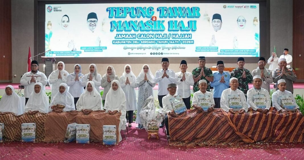 562 Calon Haji Deli Serdang Jalani Tepung Tawar Jelang Keberangkatan 562 Calon Haji Deli Serdang Jalani Tepung Tawar Jelang Keberangkatan
