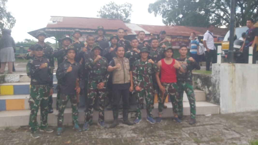 Gerakan Laki Bini (Gerakan Aksi Bersih Lawang Kidul Bersama Insan Tanjung Enim) Sinergi TNI,Polri dan Camat Gerakan Laki Bini (Gerakan Aksi Bersih Lawang Kidul Bersama Insan Tanjung Enim) Sinergi TNI,Polri dan Camat