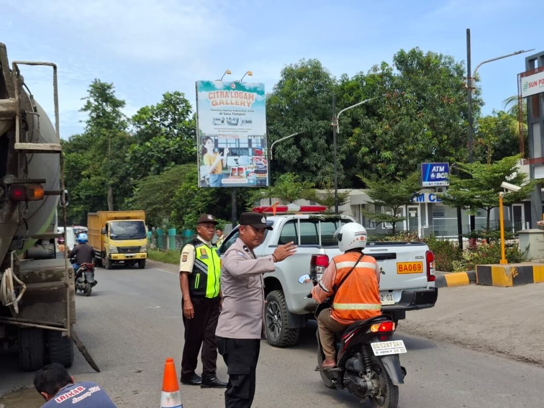 Aipda Walid Bayu Setiawan adalah wujud nyata dari semangat Polri yang tidak pernah lelah untuk berbuat baik Aipda Walid Bayu Setiawan adalah wujud nyata dari semangat Polri yang tidak pernah lelah untuk berbuat baik