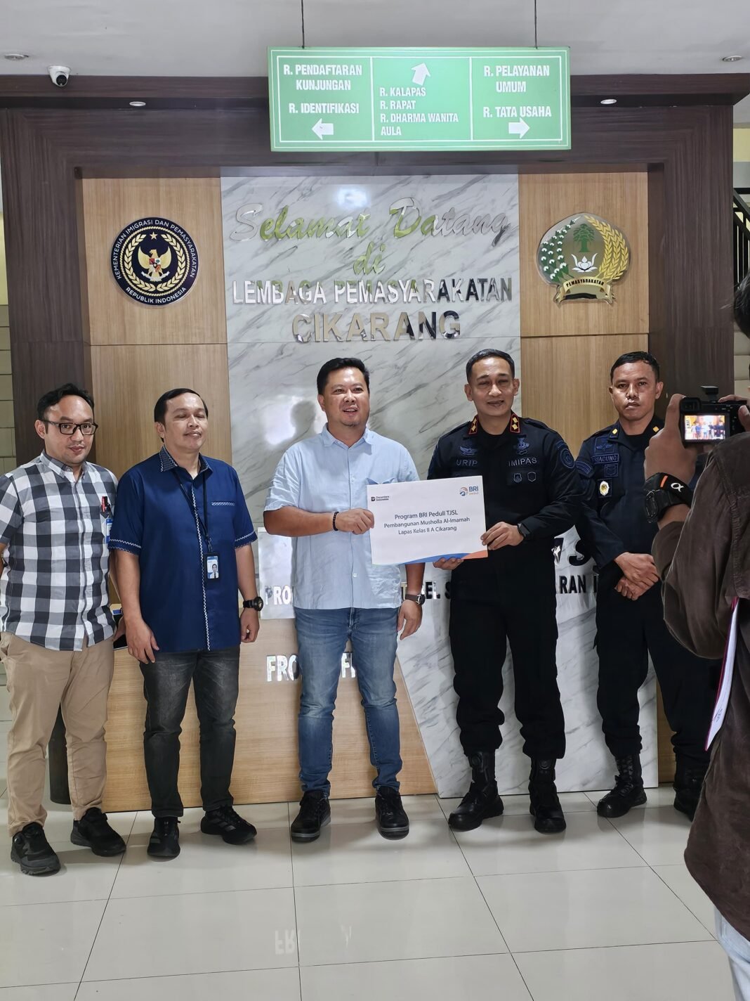 BRI Peduli Bangun Musholla Al-Imamah di Lapas Cikarang, Perkuat Pembinaan Spiritual Warga Binaan BRI Peduli Bangun Musholla Al-Imamah di Lapas Cikarang, Perkuat Pembinaan Spiritual Warga Binaan