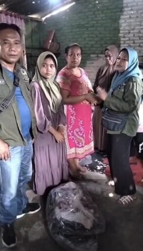 DPC PPP-AD 0204/DS Kota Tebing Tinggi Bantu Anak Yang Ditelantarkan Orang Tuanya DPC PPP-AD 0204/DS Kota Tebing Tinggi Bantu Anak Yang Ditelantarkan Orang Tuanya