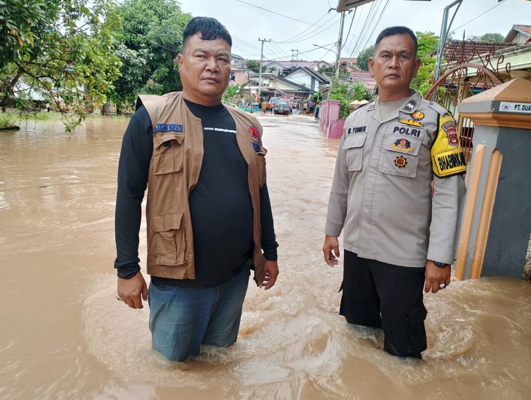 POLISI HADIR MENJADI HARAPAN WARGA BHABINKAMTIBMAS SUSURI RUMAH DI PASAR 11 POLISI HADIR MENJADI HARAPAN WARGA BHABINKAMTIBMAS SUSURI RUMAH DI PASAR 11