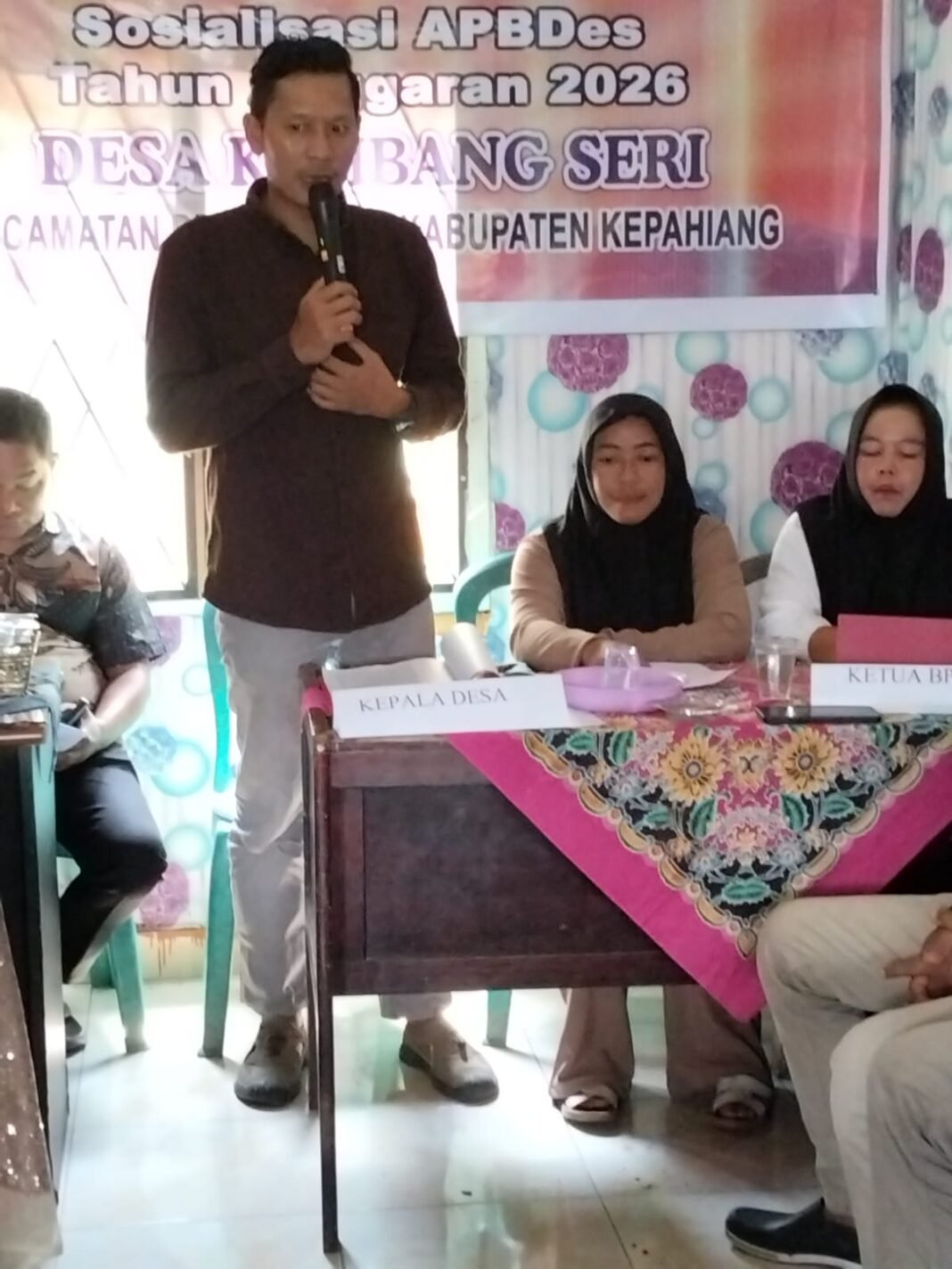 Libatkan Muspika, Pemdes Kembang Seri Gelar Musdes Pra APBDes 2026 & Salurkan BLT-DD ke 4 KPM* Libatkan Muspika, Pemdes Kembang Seri Gelar Musdes Pra APBDes 2026 & Salurkan BLT-DD ke 4 KPM*